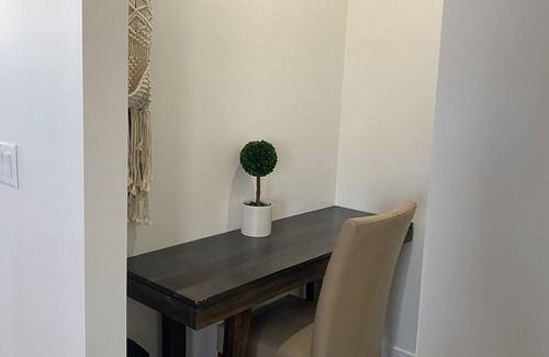 Las Campanas Wohnung | Cozy studio near plaza and golf course. Pet friendly