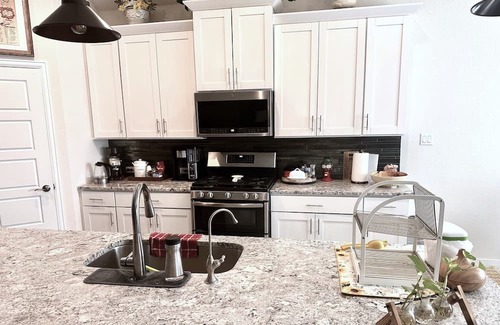 Georgetown Haus | Lovely, clean, quiet in Round Rock with WiFi, private entry, peaceful backyard