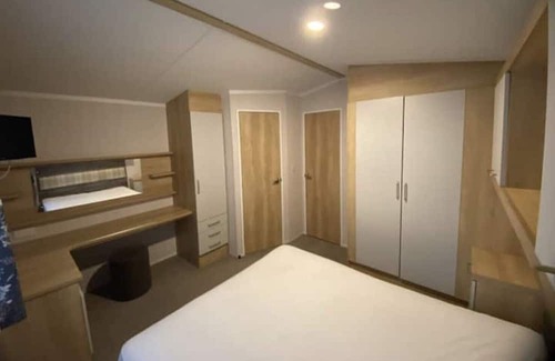 Isle of Grain Haus | Thameside 6 Sleeper