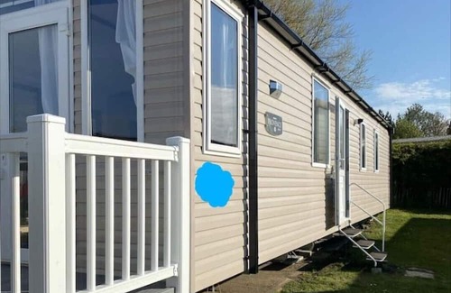 Isle of Grain Haus | Thameside 6 Sleeper