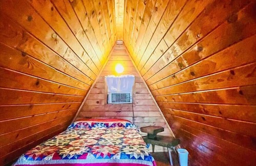 Howard Kabine | Cozy Cabin with Arkansas River View, No Pet Fee