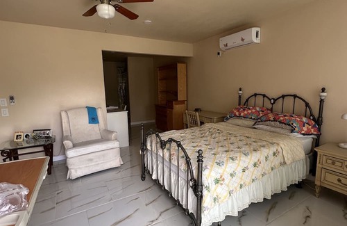 Briarforest Wohnung | Cozy vintage Guesthouse in the middle of Houston, equipped kitchen included!
