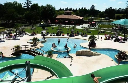 Saint-Cricq Haus | Camping Lac de Thoux* - Classic Pavilion 30m² - 3 Ad + 1 Child - for people with reduced mobility - air conditioning - TV 4 people