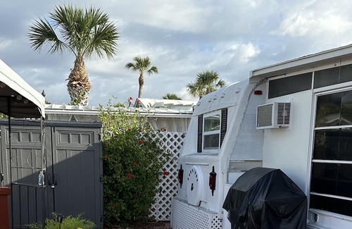 Punta Gorda Haus | Punta Gorda Mobil home w/enclosed lanai Steps from pool/club house. Dog friendly