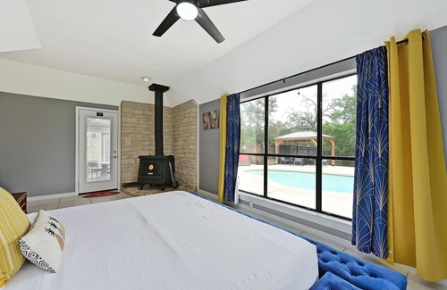 Manchaca Haus | Manchaca Home with Pool & Spa - Red Door Ranch!