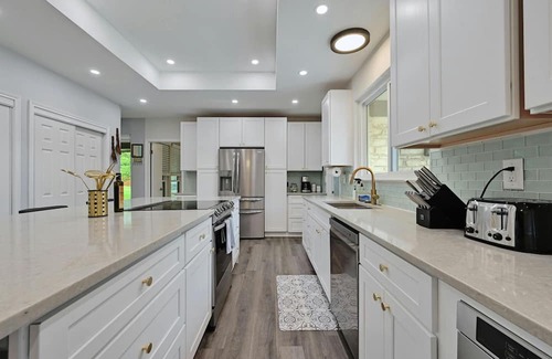 Manchaca Haus | Manchaca Home with Pool & Spa - Red Door Ranch!