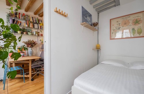 Quartier de la Folie-Mericourt Wohnung | Creative Bohemia, by Veeve