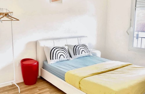 Les Luats Wohnung | Homerez - Beautiful apartement for 4 ppl. with balcony at Villiers-sur-Marne