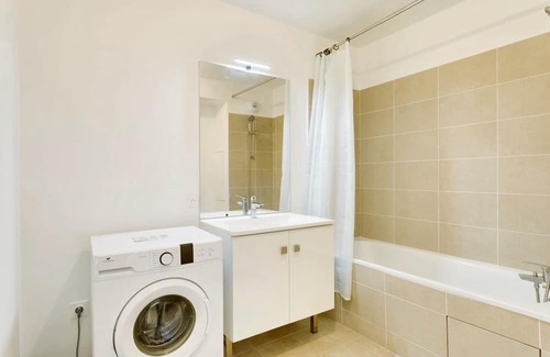Les Luats Wohnung | Homerez - Beautiful apartement for 4 ppl. with balcony at Villiers-sur-Marne