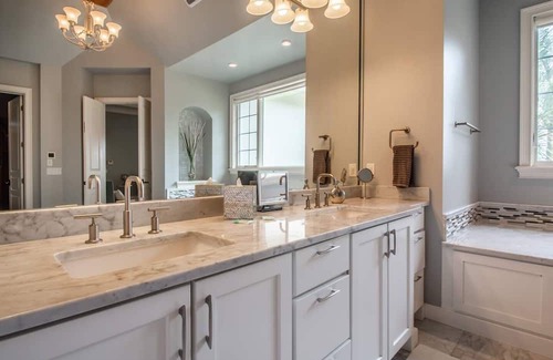 Florida Central Atlantic Coast Haus | LakeFront Pool Mansion 12 min from Disney!