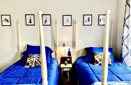 Boonsboro Haus | SRV Room @ Music House Please Read! Half-Bath Only!