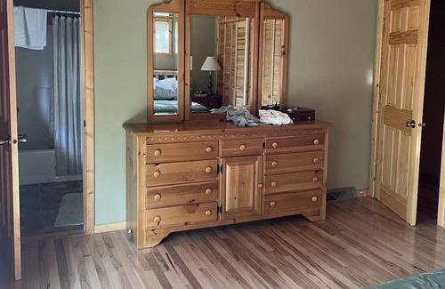 Danbury Kabine | Voyager Village Cabin. Perfect for a family gathering or a golfer's retreat.