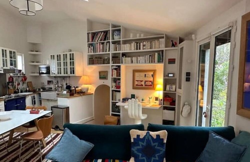 Combat Haus | An unique countryside house in Paris