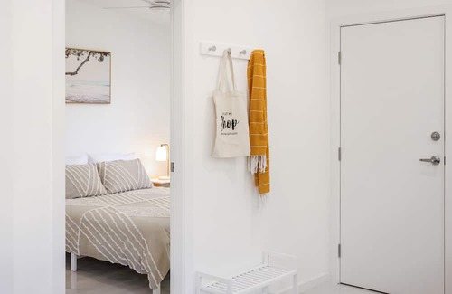 North Curl Curl Hütte | Seaside Cottage - Relaxing, quiet and private.