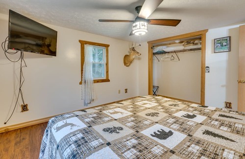 Wellston Kabine | Jackson County Cabin w/ Fire Pits & ATV Trails!