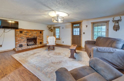 Wellston Kabine | Jackson County Cabin w/ Fire Pits & ATV Trails!