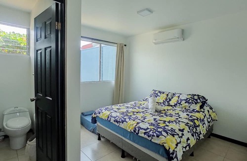 Bejuco Wohnung | Beachside Bliss: Shared Pool, BBQ -Close to beach!