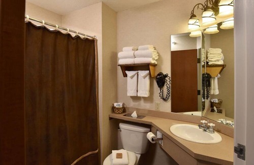 St. Joseph Haus | Taste of Wild West with Modern Twists - Breakfast Included | 4 Units
