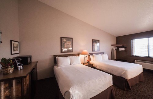 St. Joseph Haus | Taste of Wild West with Modern Twists - Breakfast Included | 4 Units