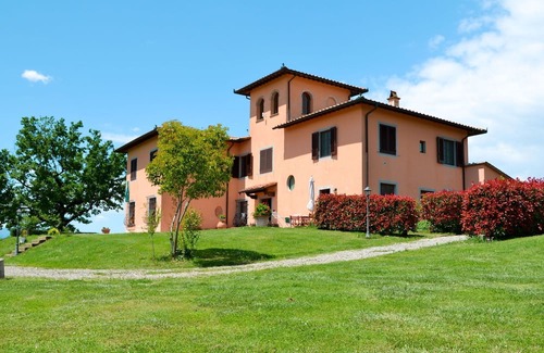 Stabbia Wohnung | Lovely apartment for 4 people with WIFI, pool, A/C, TV, patio, panoramic view and parking