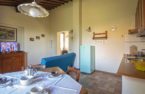 Stabbia Wohnung | Lovely apartment for 4 people with WIFI, pool, A/C, TV, patio, panoramic view and parking