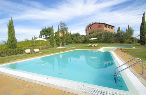 Stabbia Wohnung | Lovely apartment for 4 people with WIFI, pool, A/C, TV, patio, panoramic view and parking
