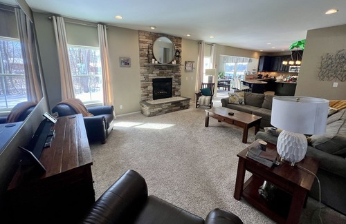 Orchard Park Haus | BUFFALO SUBURB ESTATE to witness "ONCE IN A LIFETIME SOLOR ECLIPSE OF THE SUN"