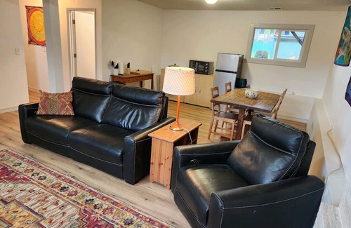 Gresham Wohnung | Cozy 1 bedroom in Gresham close to PDX and Shopping.
