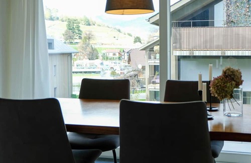 Spiez Wohnung | Nice apartment for 4 guests with WIFI, TV, balcony and parking