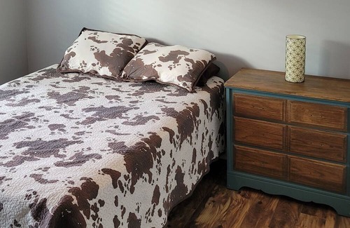 Quitman Haus | Eclipse by the lake or at this beautiful home with 3 acres.