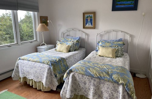 Blue Hill Haus | Sandpiper - 4 bedrooms, Rents Monthly Oct - June