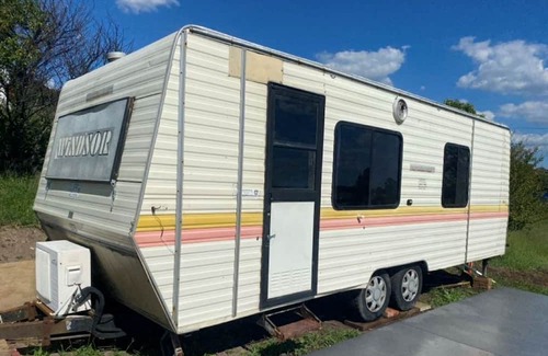 Raworth Haus | Cosy van in private setting with stunning views of the Hunter River.