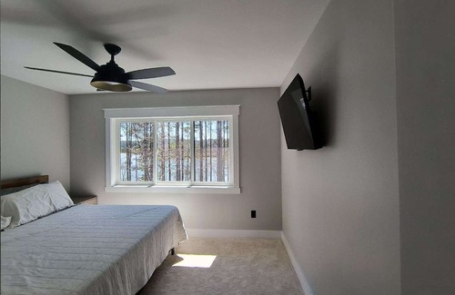 Granite Falls Haus | Coveside Drive - Beautiful Lakefront Home!