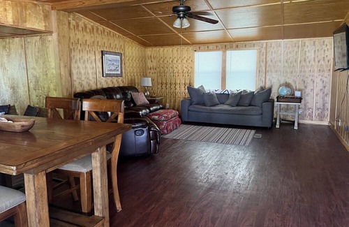 Brunswick Haus | House by The River