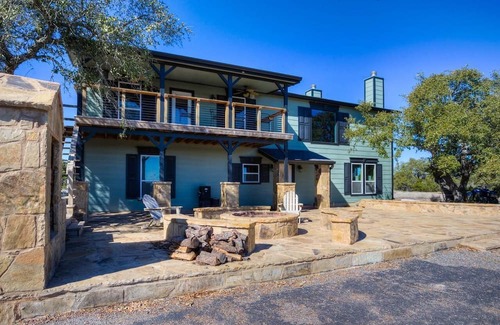 Telegraph Haus | Exclusive 500 Acre High Fenced Ranch, Awesome Big Sky Views, Total Eclipse
