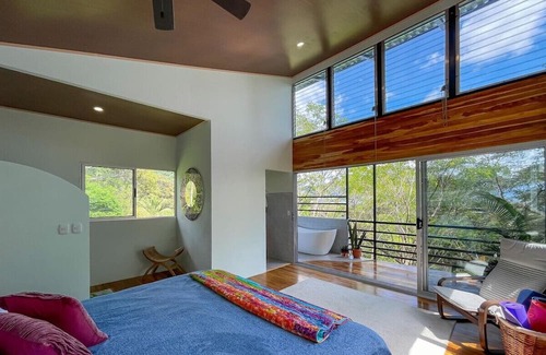 Parrita Haus | Unique Cacao Jungle Cottage with amazing views!