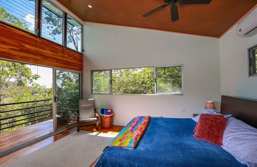 Parrita Haus | Unique Cacao Jungle Cottage with amazing views!