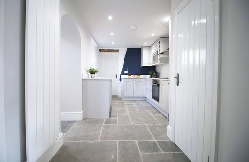 Draethen Haus | Peaceful Haven: Nature & Cuisine