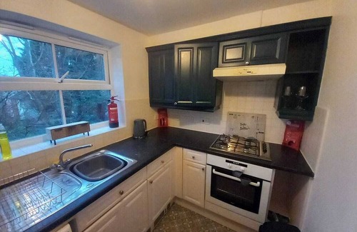 Basildon Wohnung | Cosy Large 1 Bedroom, En suite & Kitchen with Parking in Basildon