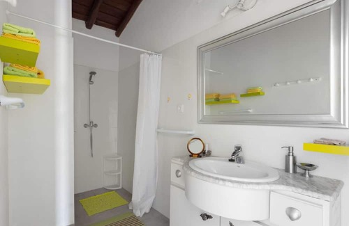 Pias Haus | Beautiful villa for 6 people with WIFI, TV and patio