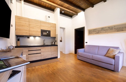 Calolziocorte Wohnung | Apartment "Hotel Locanda Leonardo Bellagio" with Mountain View, Shared Terrace & Wi-Fi