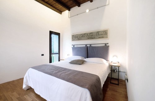 Calolziocorte Wohnung | Apartment "Hotel Locanda Leonardo Bellagio" with Mountain View, Shared Terrace & Wi-Fi
