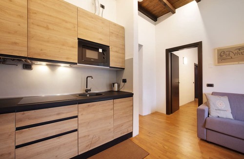 Calolziocorte Wohnung | Apartment "Hotel Locanda Leonardo Bellagio" with Mountain View, Shared Terrace & Wi-Fi
