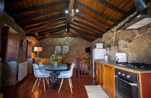 Lindoso Wohnung | Apartment 'Casa Do Charco - Peneda Gerês' with Mountain View, Wi-Fi and Air Conditioning