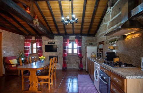 Lindoso Wohnung | Apartment 'Casa Do Sertão - Gerês' with Mountain View, Private Terrace and Wi-Fi