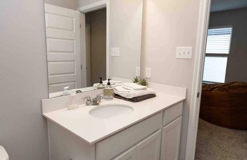 Williamson County Haus | Spacious home to meet all of your needs.