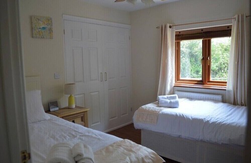 Compton Martin Haus | Modern single story home on village boundary in Mendip Hills AONB.