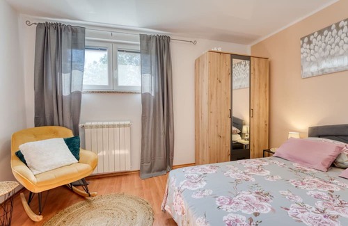 Klana Wohnung | Lovely apartment with WIFI, private pool, A/C, hot tub, TV, terrace, panoramic view and parking