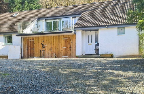 Cowal Peninsula Hütte | 4 bedroom accommodation in Loch Eck, near Dunoon