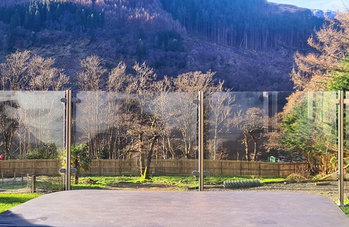Cowal Peninsula Hütte | 4 bedroom accommodation in Loch Eck, near Dunoon